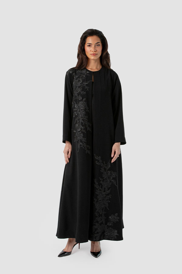 SM2522 – Timeless Black Lace with Modern Elegance