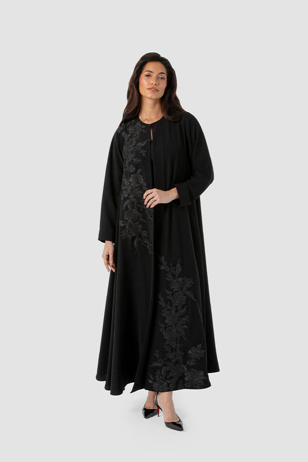 SM2522 – Timeless Black Lace with Modern Elegance