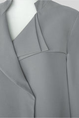 DCJ2305 - بليزر طويل بهيكل معماري أنيق