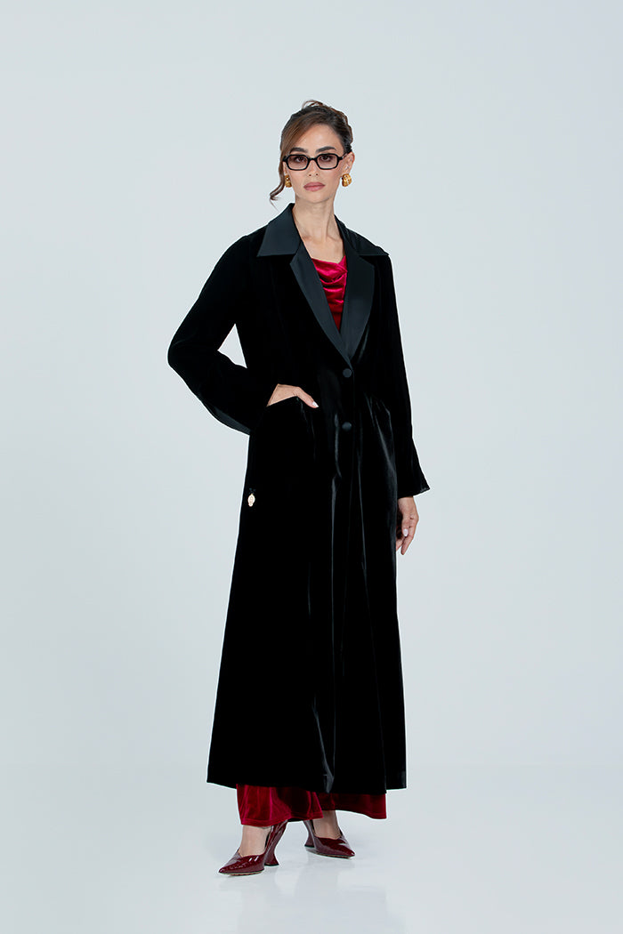DCV2520 The Regal Silhouette Velvet Coat
