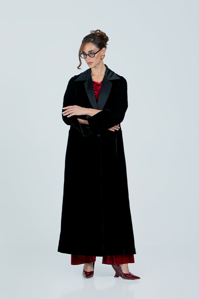 DCV2520 The Regal Silhouette Velvet Coat