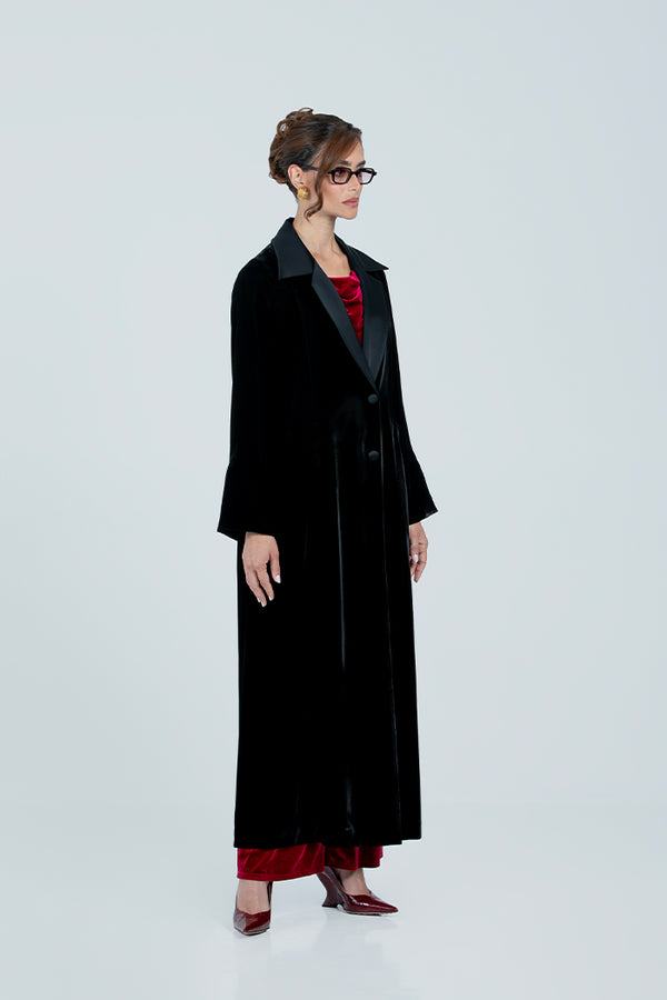 DCV2520 The Regal Silhouette Velvet Coat