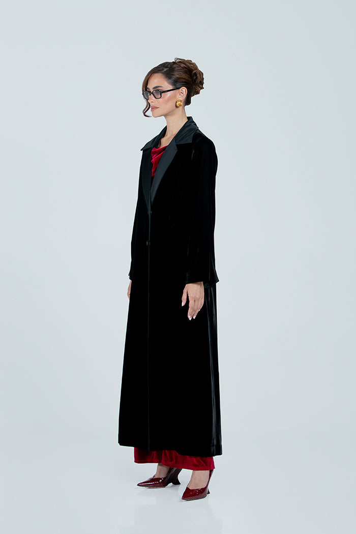 DCV2520 The Regal Silhouette Velvet Coat