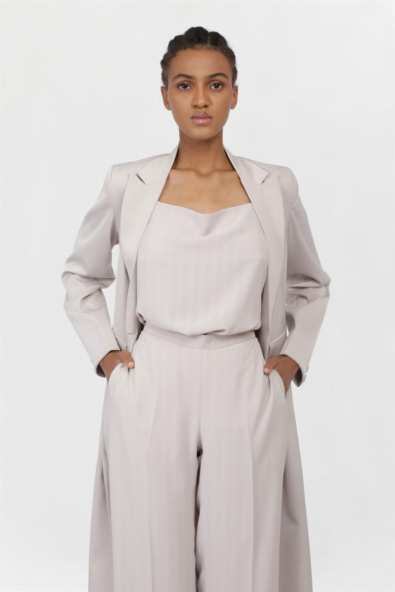 Chic and Sophisticated Beige Suit ED22S03