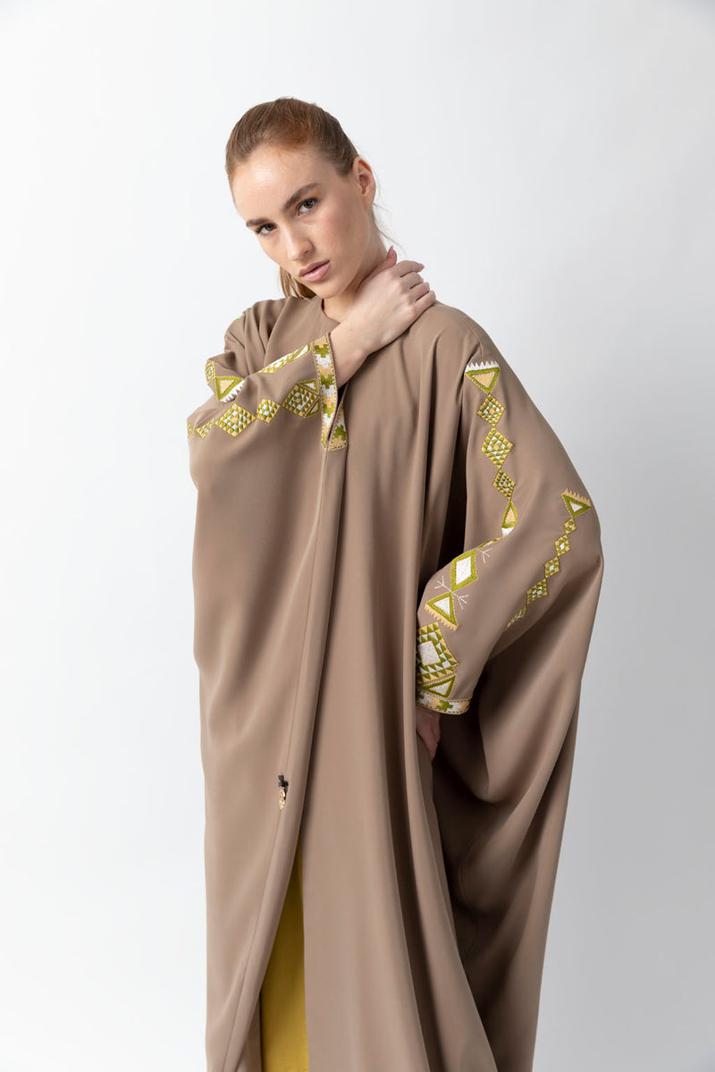 Sadu Art Inspired Embroidery Brown Abaya WV2207